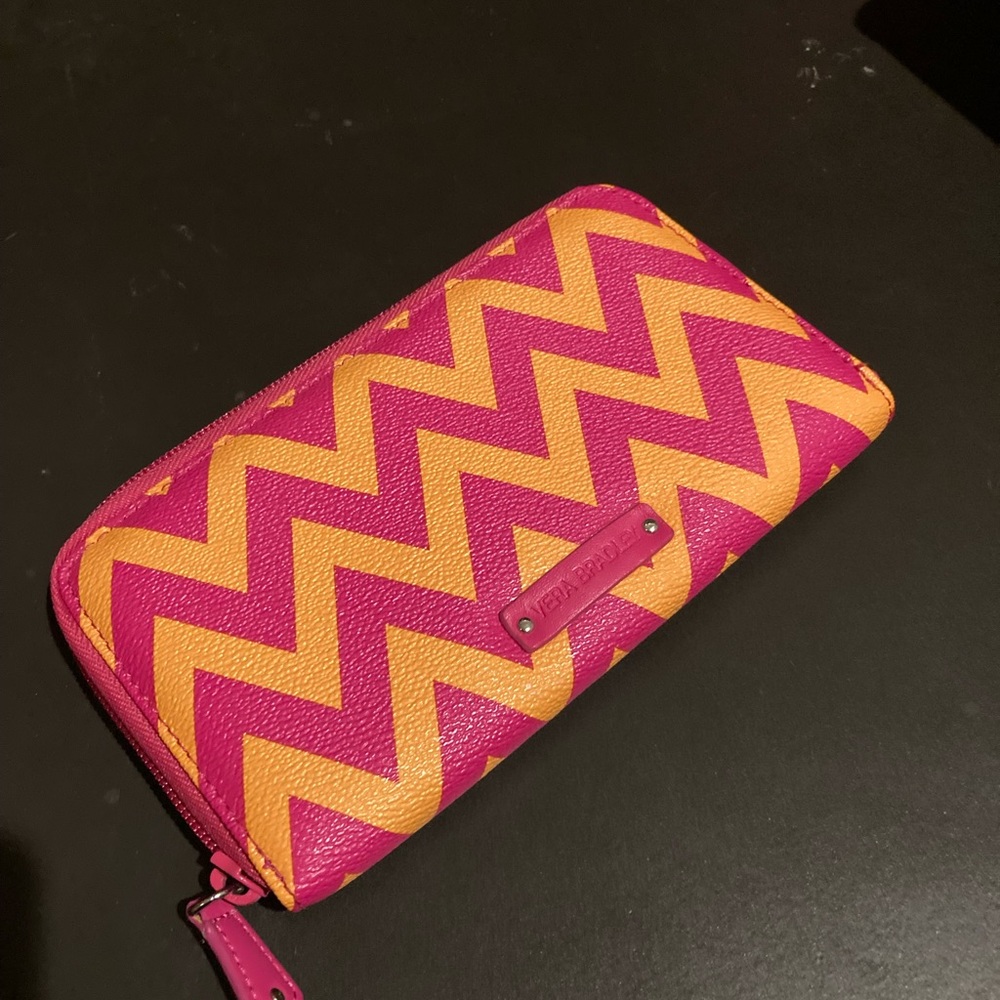 NWOT Vera Bradley pink and orange chevron wallet